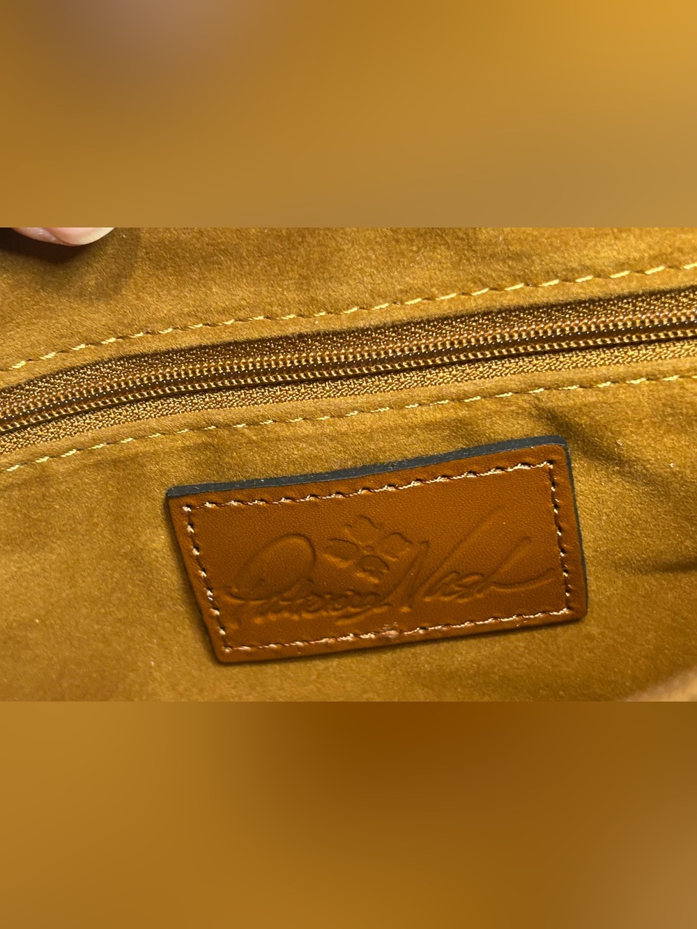 Patricia Nash Amersham
Messenger Bag in Heritage Tan leather New No Tags Learher - Picture 11 of 15
